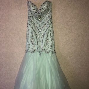 Size 8 partytime mermaid style prom dress!
